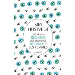 Une femme regarde les hommes regarder les femmes