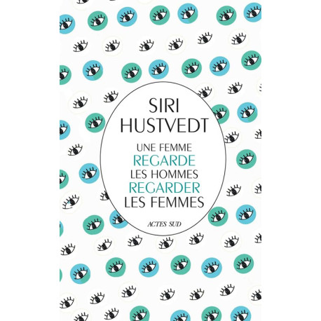 Une femme regarde les hommes regarder les femmes